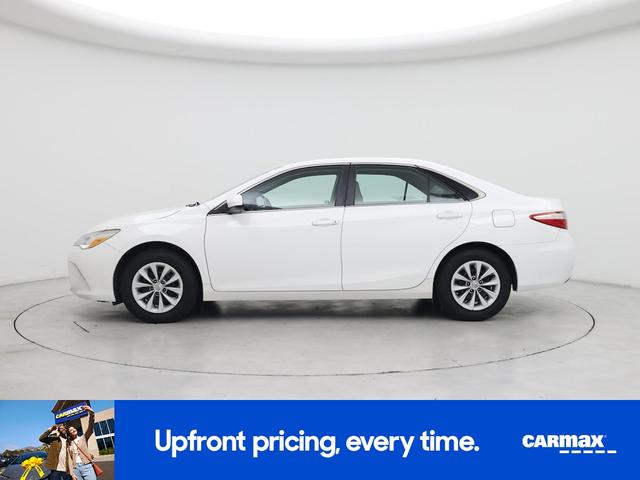 Photo of 2017 White Toyota Camry