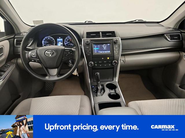 Photo of 2017 White Toyota Camry