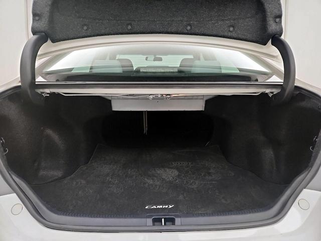 Photo of 2017 White Toyota Camry