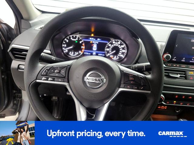 Photo of 2019 Gray Nissan Altima