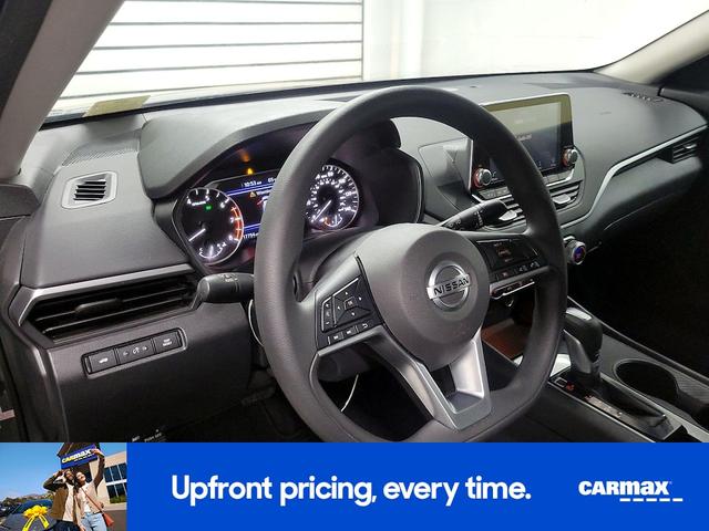 Photo of 2019 Gray Nissan Altima