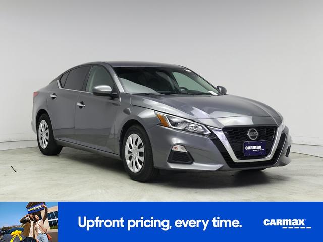 Photo of 2019 Gray Nissan Altima