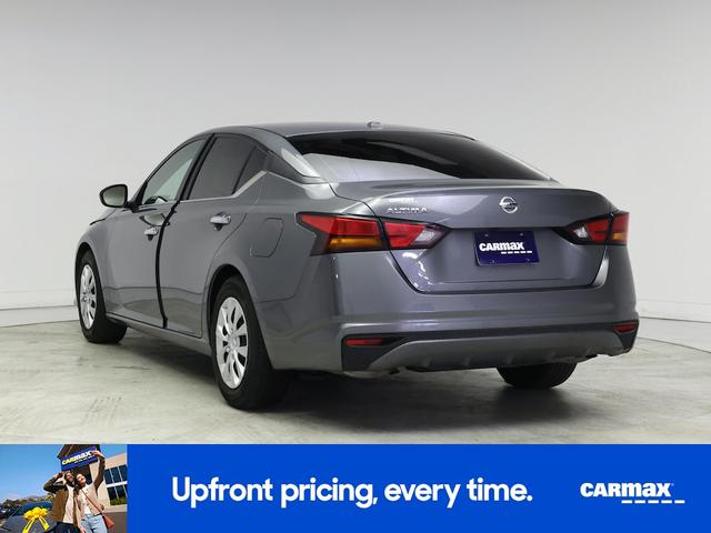 Photo of 2019 Gray Nissan Altima
