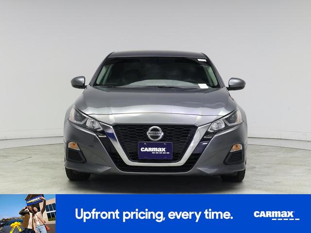 Photo of 2019 Gray Nissan Altima
