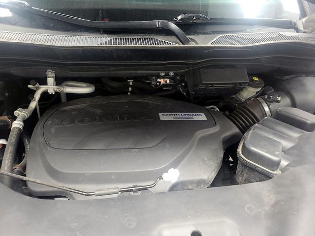 Photo of 2019 Gray Honda Pilot