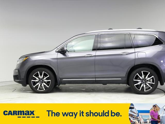 Photo of 2019 Gray Honda Pilot