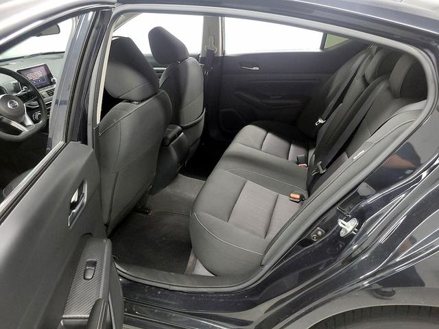 Photo of 2022 Blue Nissan Altima