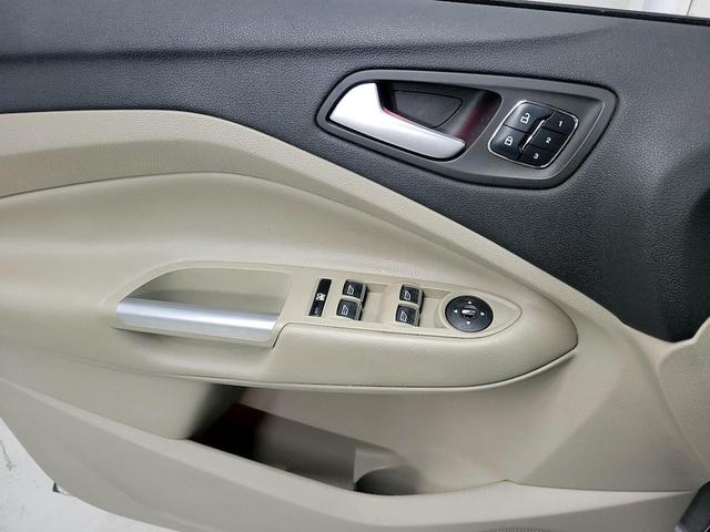 Photo of 2016 Silver Ford Escape