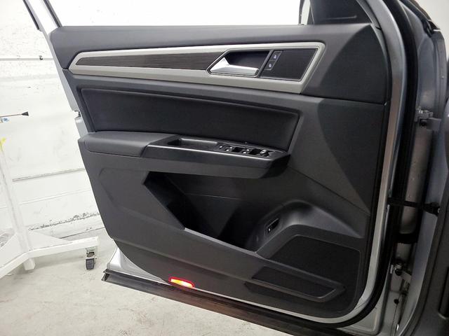 Photo of 2019 Gray Volkswagen Atlas