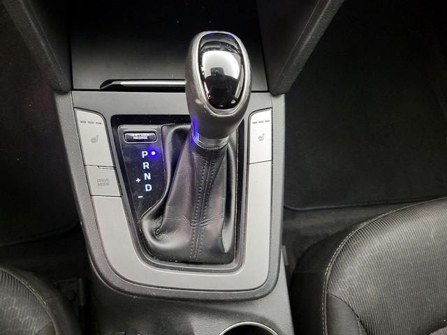 Photo of 2018 Gray Hyundai ELANTRA