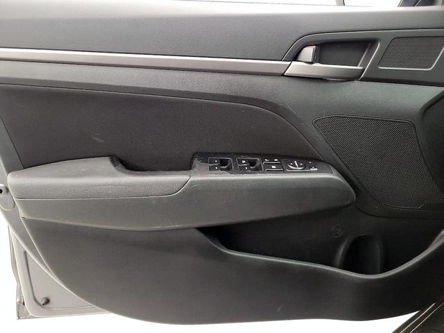 Photo of 2018 Gray Hyundai ELANTRA