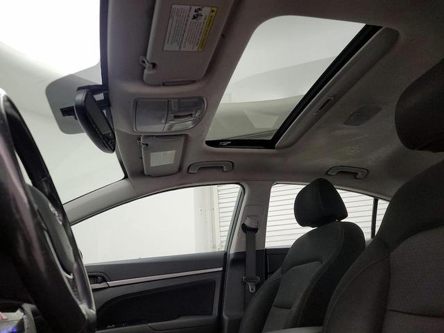 Photo of 2018 Gray Hyundai ELANTRA