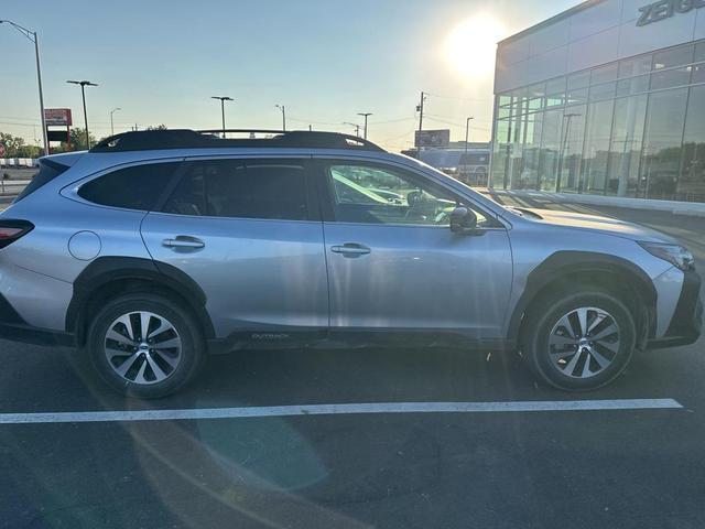 Photo of 2024 Ice Silver Metallic Subaru Outback