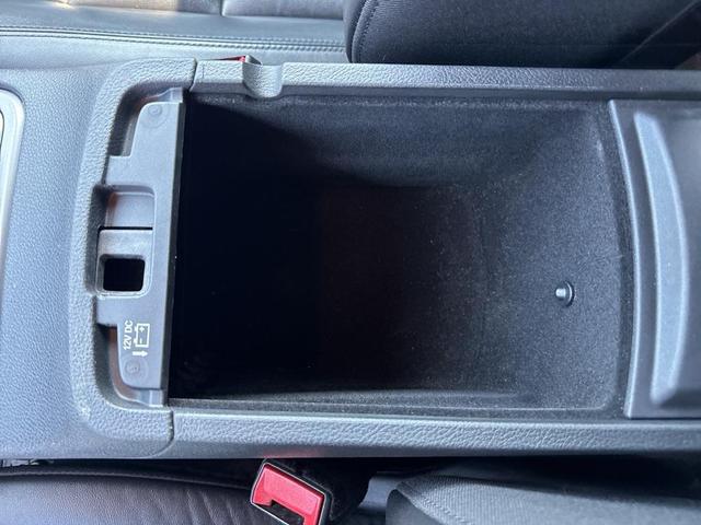 Photo of 2021 Pacific Blue Clearcoat Jeep Grand Cherokee