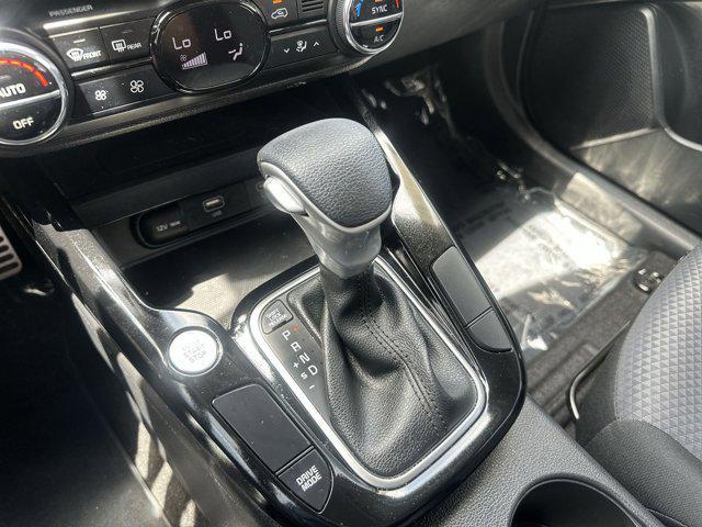 Photo of 2024 Clear White/Black Roof Kia Soul