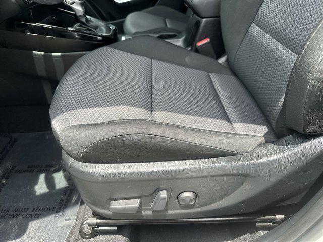 Photo of 2024 Clear White/Black Roof Kia Soul