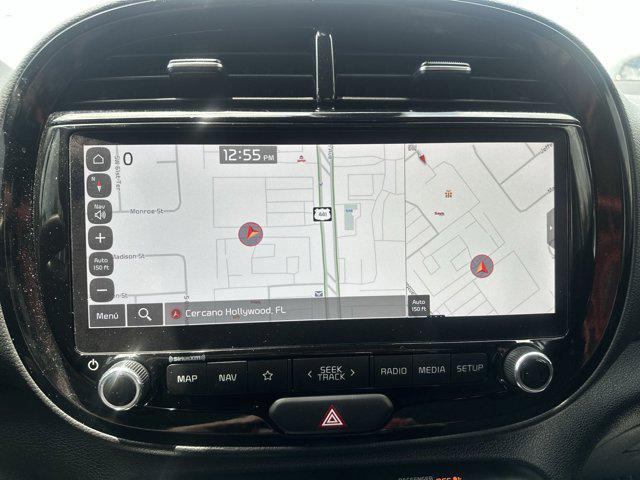 Photo of 2024 Clear White/Black Roof Kia Soul