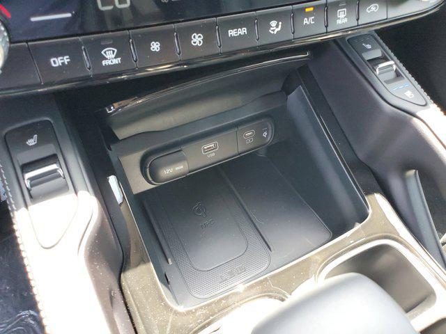 Photo of 2025 Ebony Kia Telluride