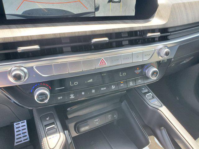 Photo of 2025 Ebony Kia Telluride