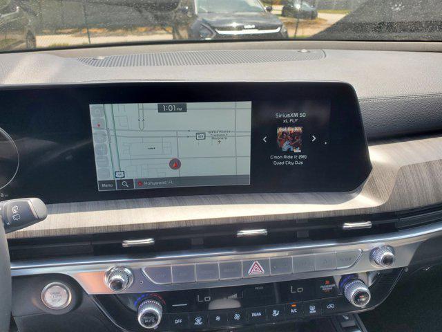 Photo of 2025 Ebony Kia Telluride
