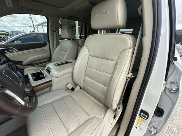 Photo of 2019 White Frost Tricoat GMC Yukon