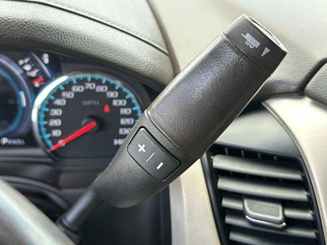 Photo of 2019 White Frost Tricoat GMC Yukon