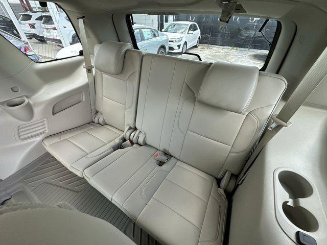Photo of 2019 White Frost Tricoat GMC Yukon
