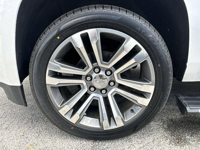 Photo of 2019 White Frost Tricoat GMC Yukon