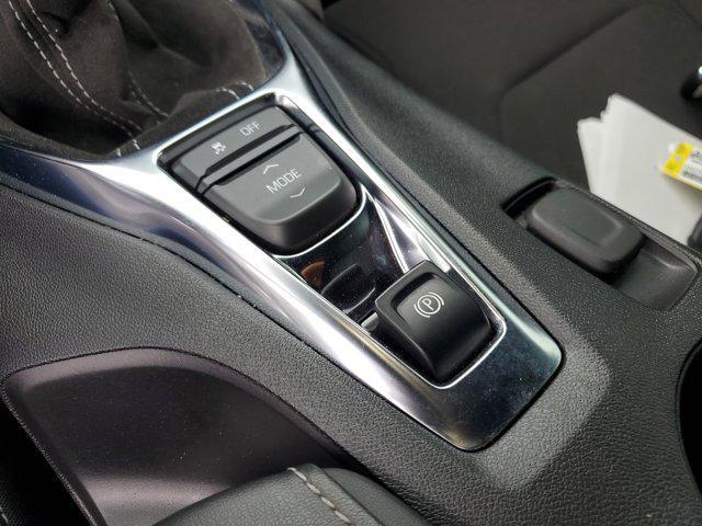 Photo of 2023 Summit White Chevrolet Camaro