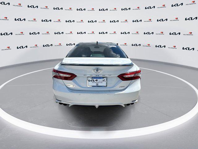 Photo of 2019 Pearl Toyota Camry