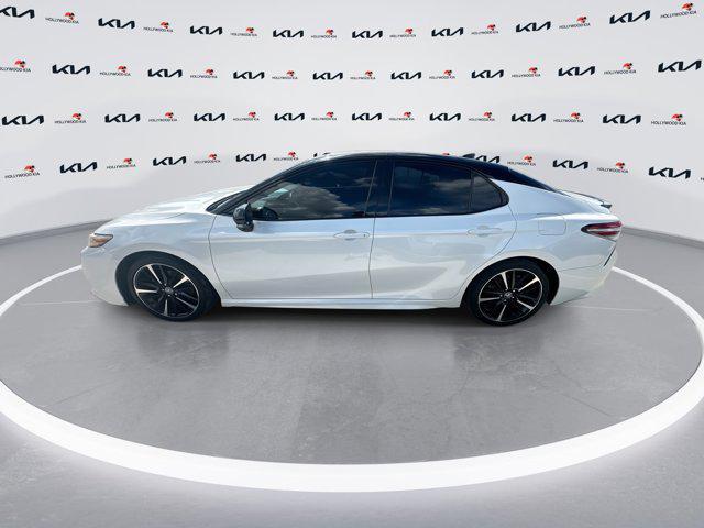 Photo of 2019 Pearl Toyota Camry