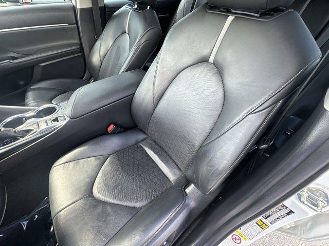 Photo of 2019 Pearl Toyota Camry