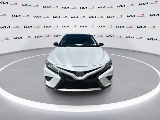 Photo of 2019 Pearl Toyota Camry