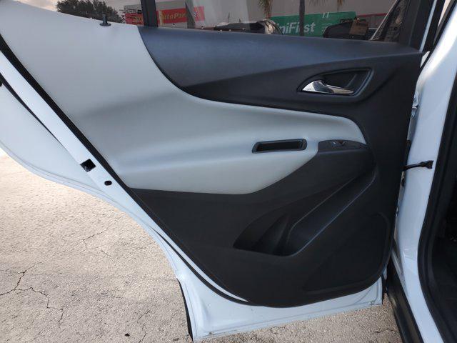 Photo of 2023 Summit White Chevrolet Equinox