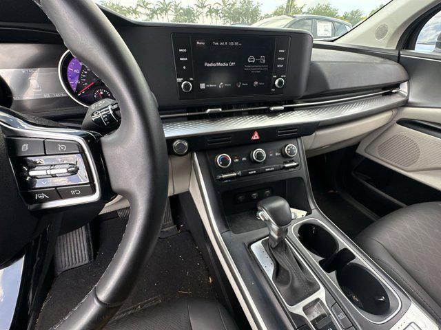 Photo of 2024 Aurora Black Pearl Kia Carnival