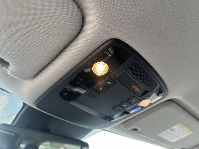 Photo of 2024 Aurora Black Pearl Kia Carnival