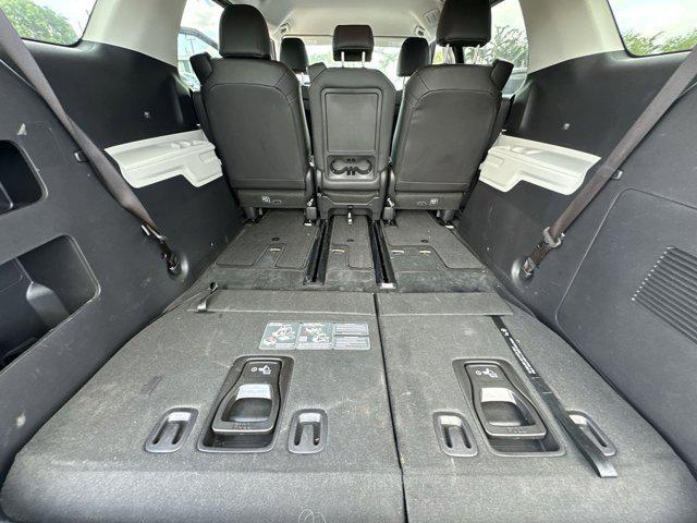 Photo of 2024 Aurora Black Pearl Kia Carnival