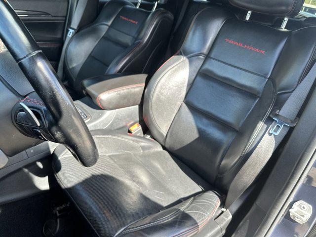 Photo of 2020 Slate Blue Pearlcoat Jeep Grand Cherokee