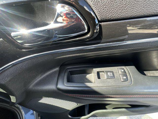 Photo of 2020 Slate Blue Pearlcoat Jeep Grand Cherokee