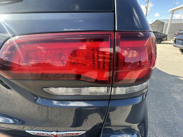 Photo of 2020 Slate Blue Pearlcoat Jeep Grand Cherokee