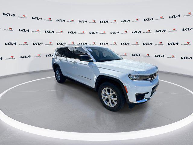 Photo of 2024 Bright White Clearcoat Jeep Grand Cherokee L