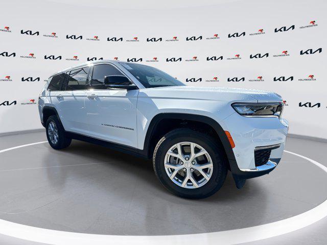 Photo of 2024 Bright White Clearcoat Jeep Grand Cherokee L
