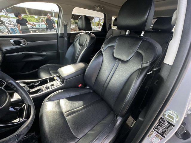 Photo of 2023 Wolf Gray Kia Sorento