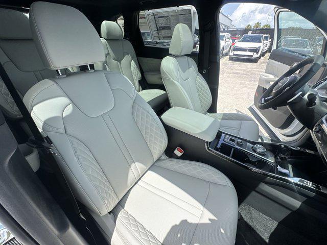 Photo of 2025 Snow White Pearl Kia Sorento Hybrid