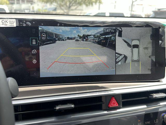 Photo of 2025 Snow White Pearl Kia Sorento Hybrid