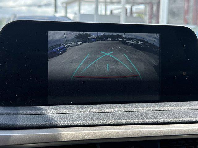 Photo of 2022 White Lexus RX 350