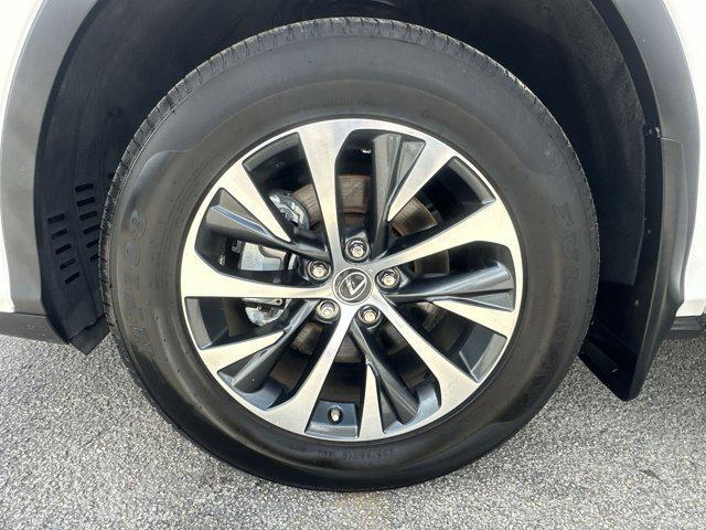 Photo of 2022 White Lexus RX 350