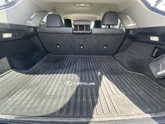 Photo of 2022 White Lexus RX 350