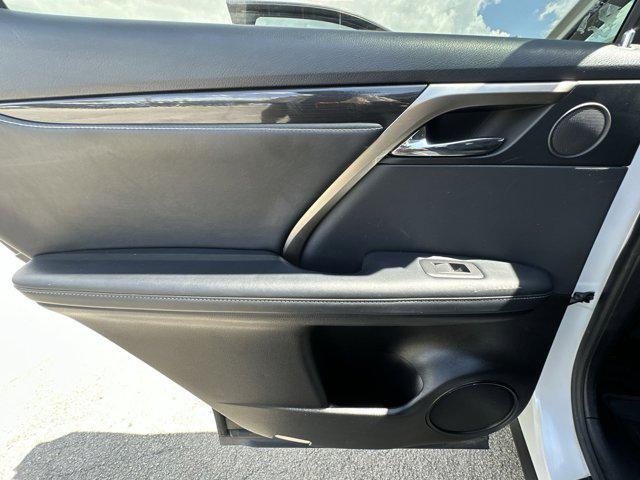 Photo of 2022 White Lexus RX 350