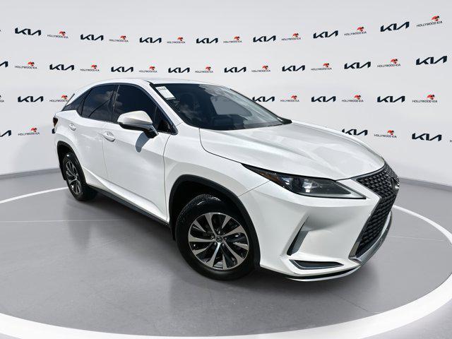 Photo of 2022 White Lexus RX 350